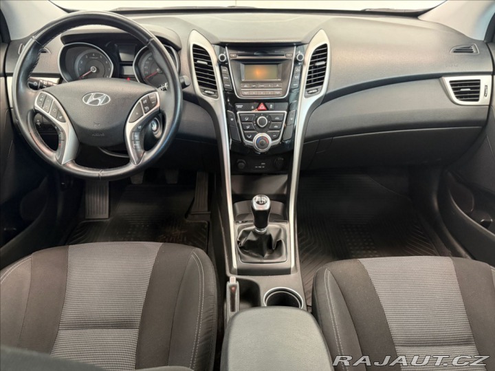 Hyundai i30 1,6 i TRIKOLOR 1.MAJITEL 2017