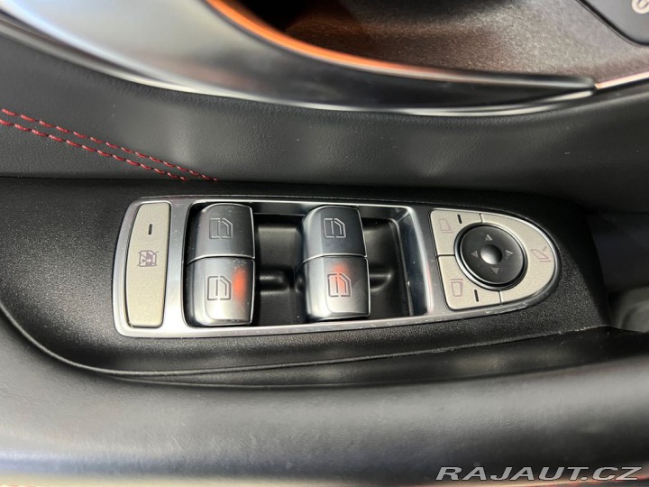 Mercedes-Benz E 4MATIC+, VZDUCH, PANORAMA 2021