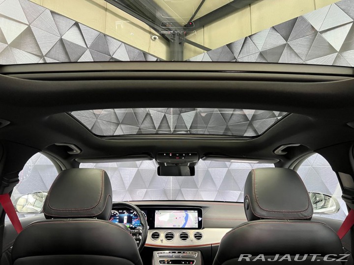 Mercedes-Benz E 4MATIC+, VZDUCH, PANORAMA 2021