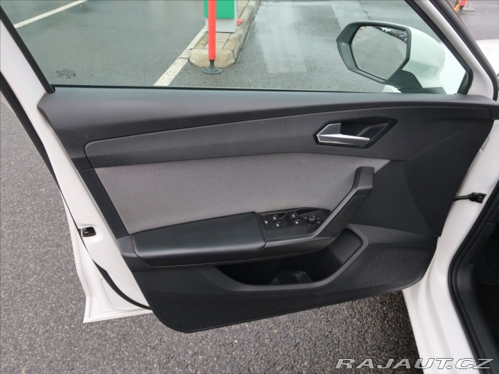Seat Leon 1,0 eTSi DSG 81kW ČR 1.ma 2022