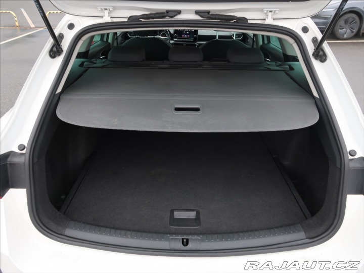 Seat Leon 1,0 eTSi DSG 81kW ČR 1.ma 2022