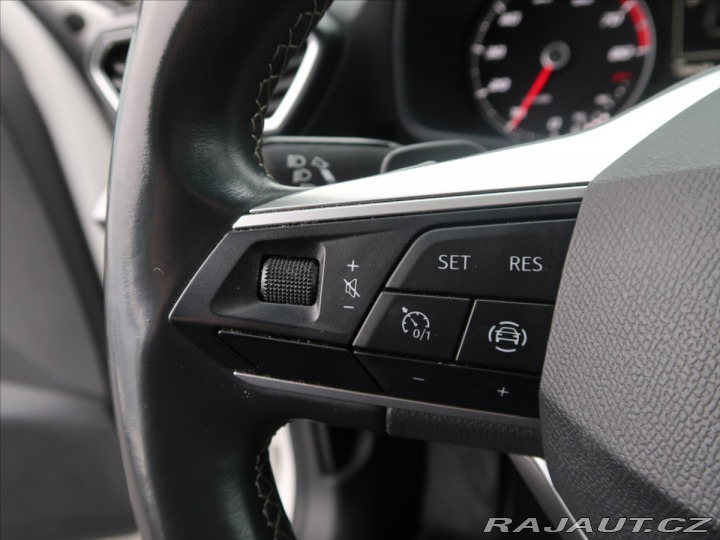 Seat Leon 1,0 eTSi DSG 81kW ČR 1.ma 2022