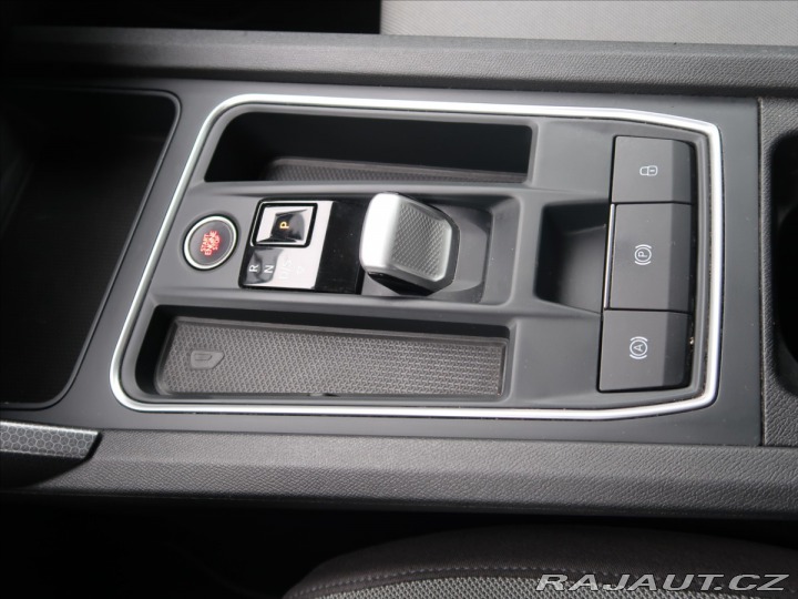 Seat Leon 1,0 eTSi DSG 81kW ČR 1.ma 2022