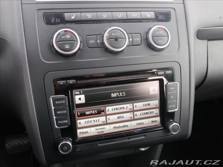 Volkswagen Touran 1,4 TGi DSG kůže PANO  Cr 2015