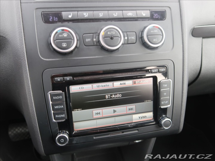 Volkswagen Touran 1,4 TGi DSG kůže PANO  Cr 2015