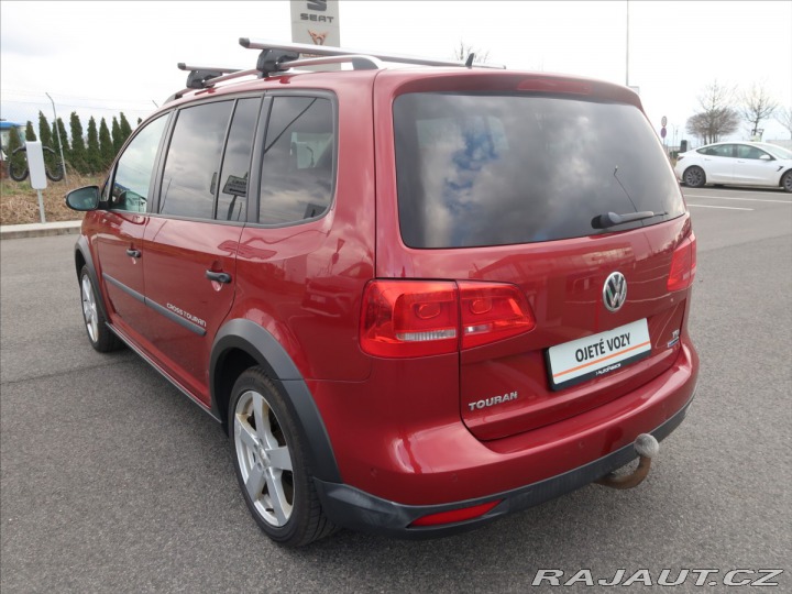 Volkswagen Touran 1,4 TGi DSG kůže PANO  Cr 2015