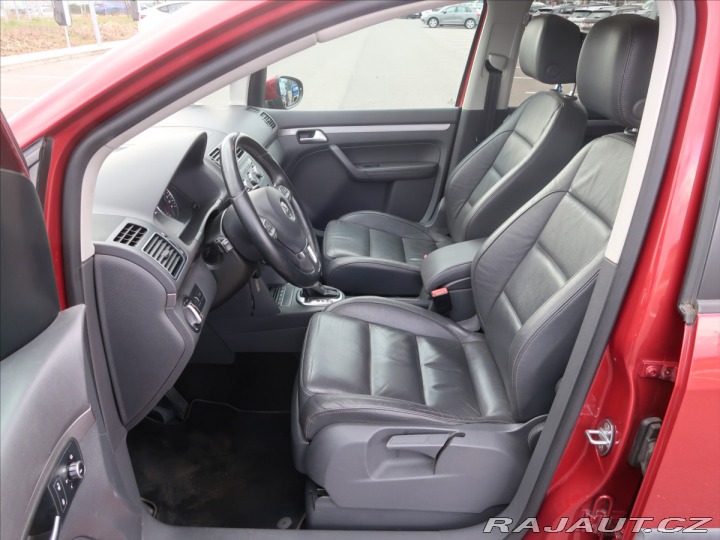 Volkswagen Touran 1,4 TGi DSG kůže PANO Cr 2015