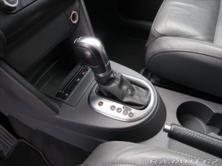 Volkswagen Touran 1,4 TGi DSG kůže PANO  Cr 2015