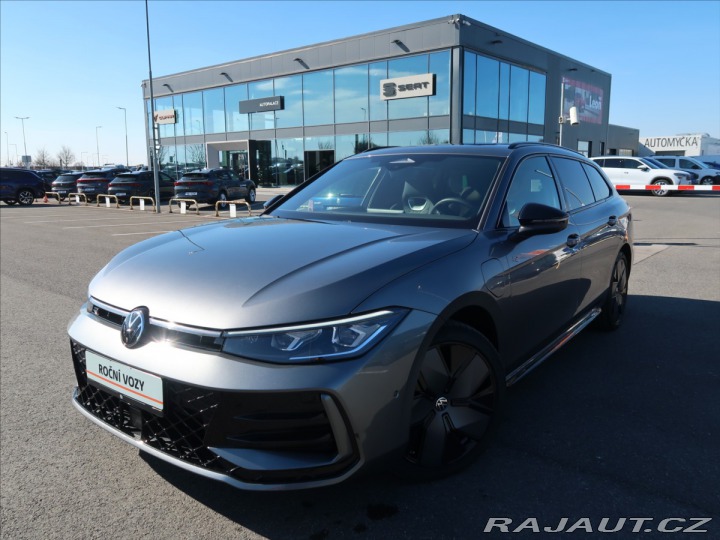 Volkswagen Passat Variant 1,5 TSi R-Line Pe 2025