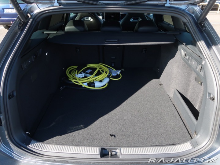 Volkswagen Passat Variant 1,5 TSi R-Line Pe 2025