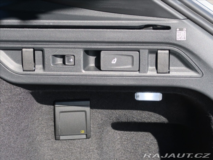 Volkswagen Passat Variant 1,5 TSi R-Line Pe 2025