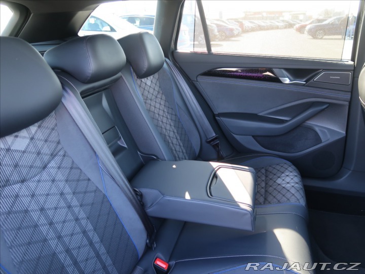 Volkswagen Passat Variant 1,5 TSi R-Line Pe 2025