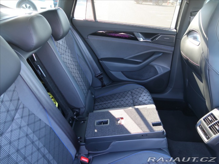 Volkswagen Passat Variant 1,5 TSi R-Line Pe 2025