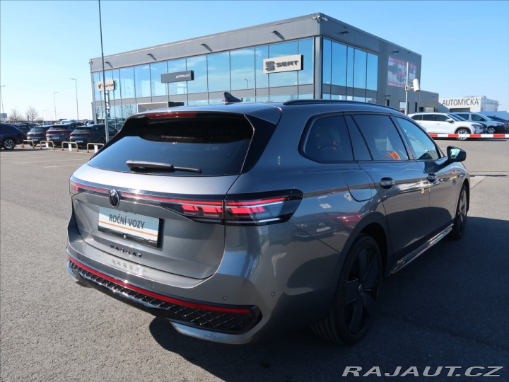 Volkswagen Passat Variant 1,5 TSi R-Line Pe 2025