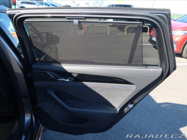 Volkswagen Passat 1,5 TSi R-Line People 200 2025