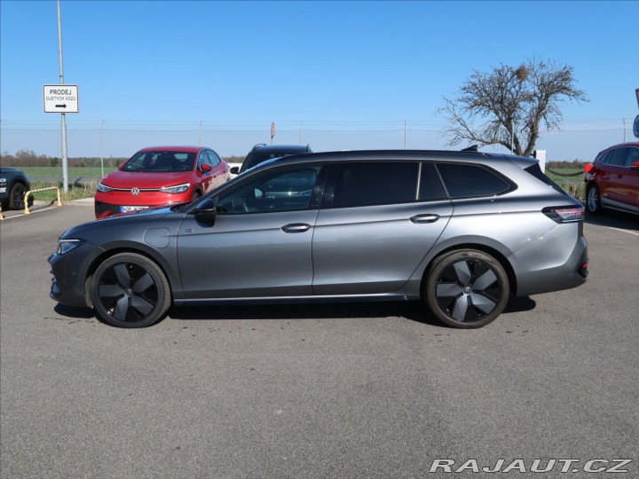 Volkswagen Passat 1,5 TSi R-Line People 200 2025