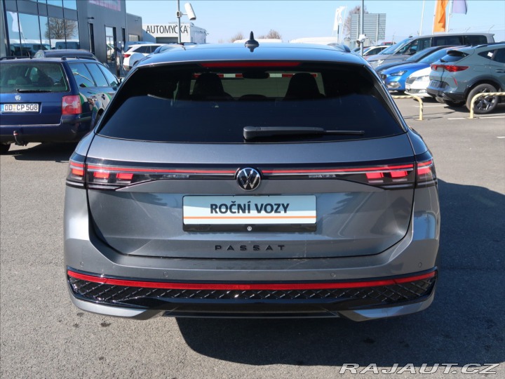 Volkswagen Passat 1,5 TSi R-Line People 200 2025