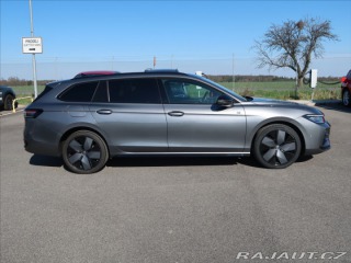 Volkswagen Passat Variant 1,5 TSi R-Line Pe 2025
