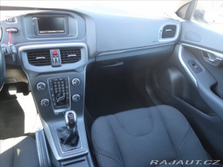 Volvo V40 1,6 T2 MAN ČR KINETIC 2015