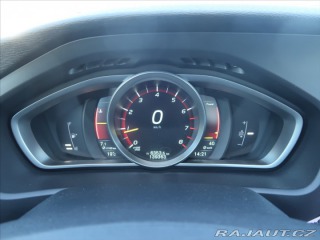 Volvo V40 1,6 T2 MAN ČR KINETIC 2015
