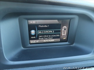 Volvo V40 1,6 T2 MAN ČR KINETIC 2015