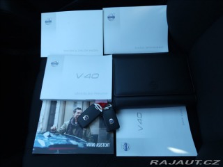 Volvo V40 1,6 T2 MAN ČR KINETIC 2015