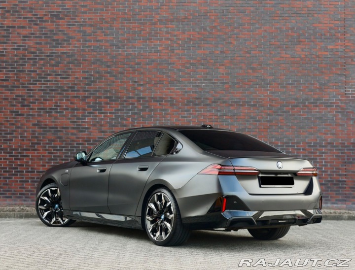 BMW 5 550e xDrive | Panoráma - 2024