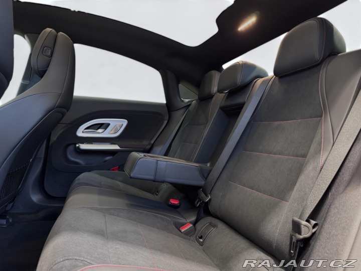 Mercedes-Benz CLA 350 4MATIC kupé 2025