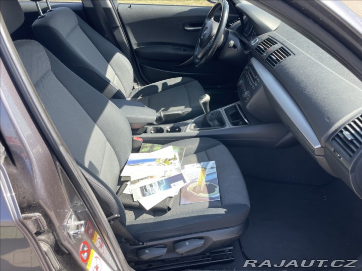 BMW 1 1,6 i 85kw Klimatronic Vý 2005