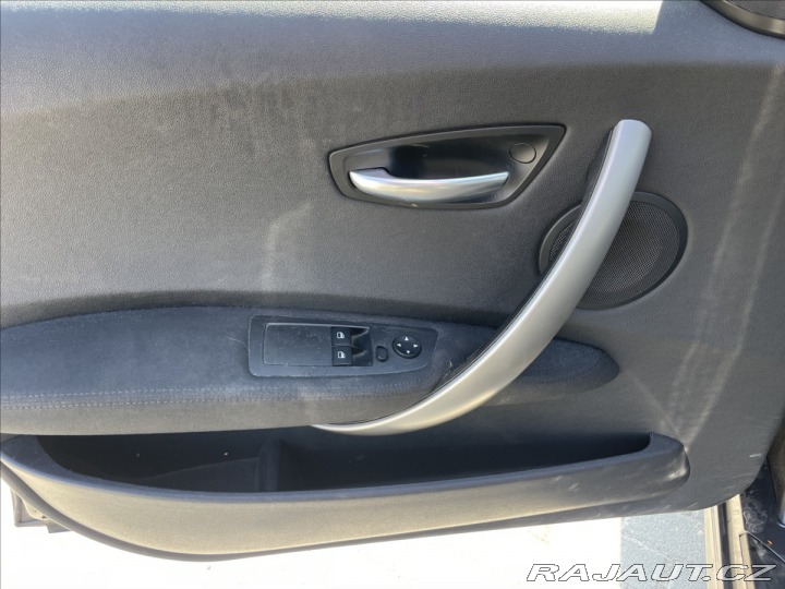 BMW 1 1,6 i 85kw Klimatronic, V 2005