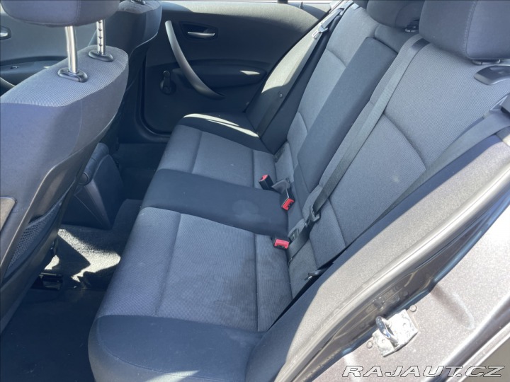 BMW 1 1,6 i 85kw Klimatronic Vý 2005