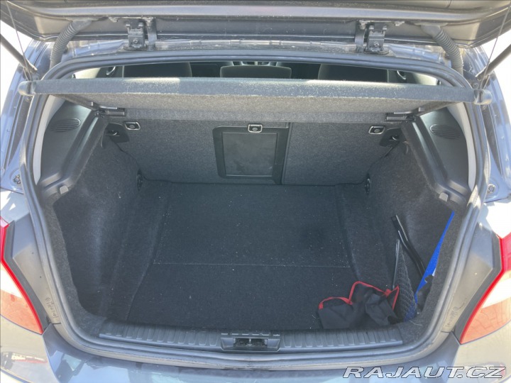 BMW 1 1,6 i 85kw Klimatronic Vý 2005