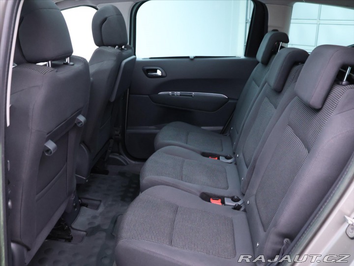 Peugeot 5008 1,6 HDI 82kW Family CZ 2012