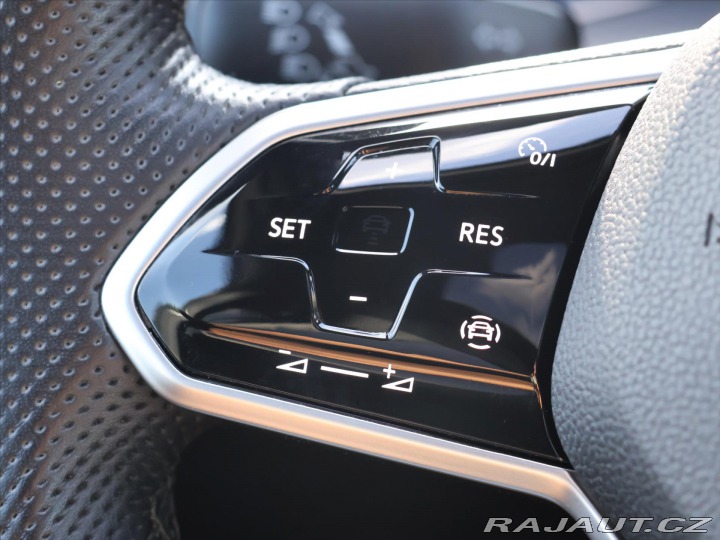 Volkswagen Golf 2,0 GTI 180kW Virtual DPH 2023