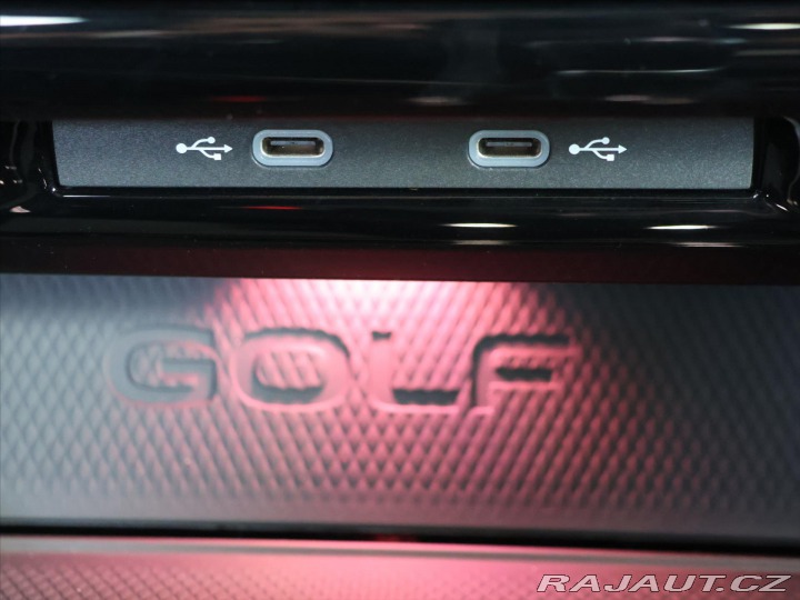 Volkswagen Golf 2,0 GTI 180kW Virtual DPH 2023