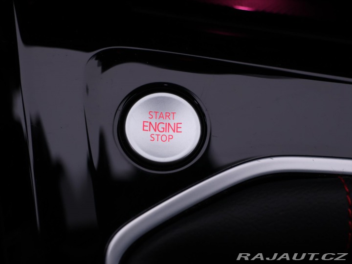 Volkswagen Golf 2,0 TSI GTI 180kW Virtual 2023