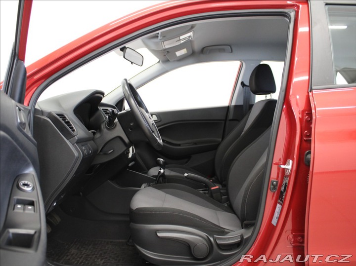 Hyundai i20 1,3 i 55kW 27200km! Výpr 2019