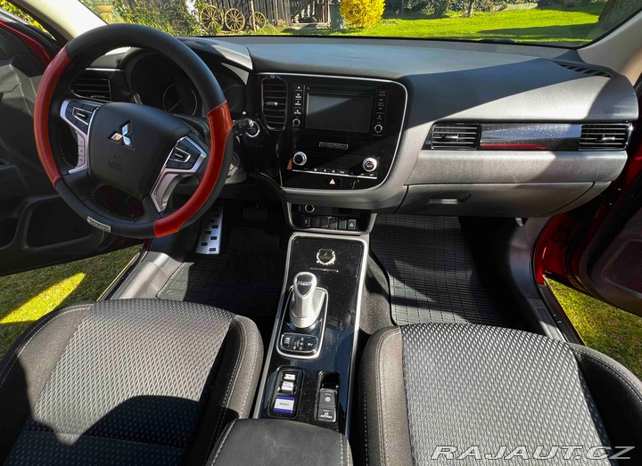 Mitsubishi Outlander PHEV , 2,4L 2020