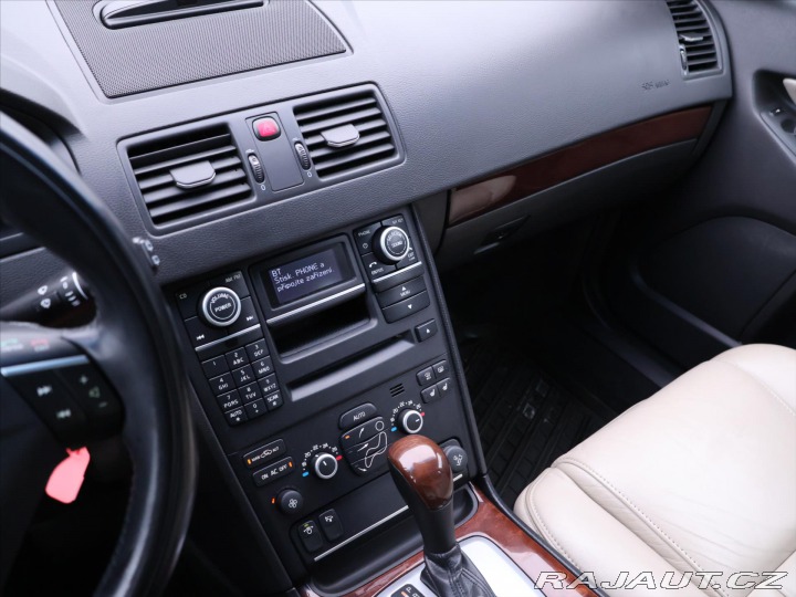 Volvo XC90 2,4 D5 147kW AWD Summum 7 2014