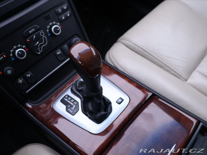 Volvo XC90 2,4 D5 147kW AWD Summum 7 2014