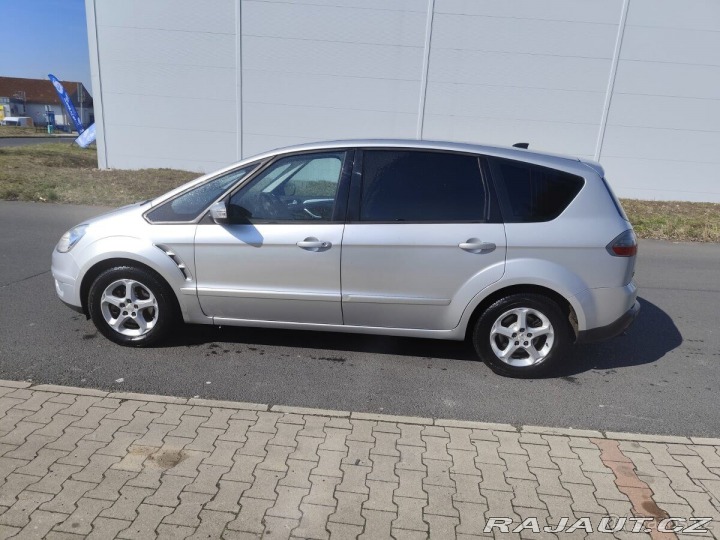 Ford S-MAX 2,0   TDCi ,103 kw.Najeto 1800