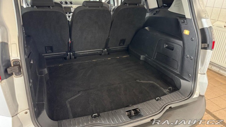 Ford S-MAX 2,0   TDCi ,103 kw.Najeto 1800