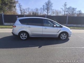 Ford S-MAX 2,0   TDCi ,103 kw.Najeto 1800
