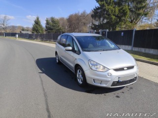 Ford S-MAX 2,0   TDCi ,103 kw.Najeto 1800