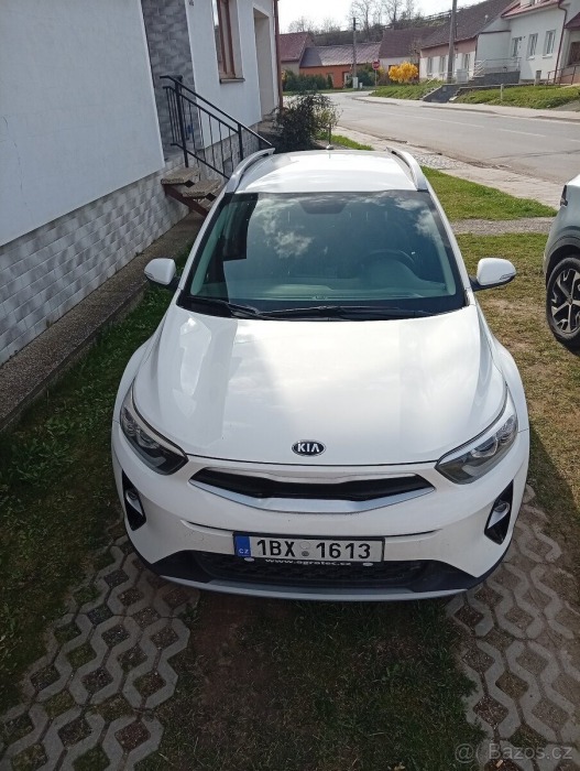 Kia Stonic 1,4 2018, 83 000 km, bí