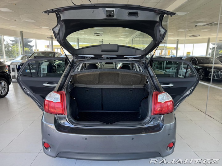 Toyota Auris 1,3VVT-i*PDC*PlnýServis*Č 2010