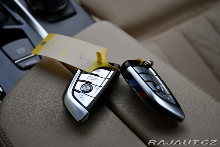 BMW 5 520i M-SPORT 1M ČR REZERV 2023