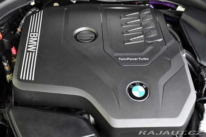 BMW 5 520i M-SPORT 1M ČR REZERV 2023