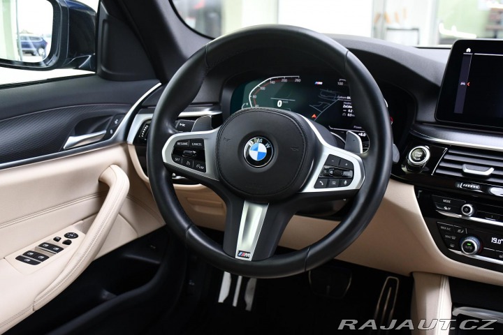 BMW 5 520i M-SPORT 1M ČR REZERV 2023