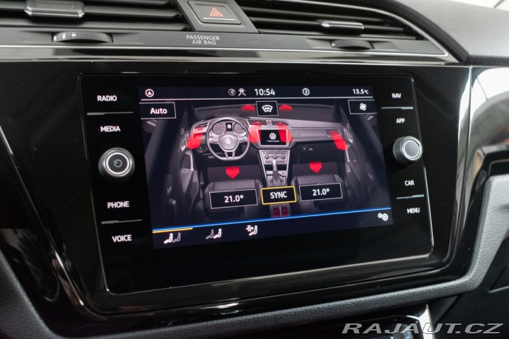 Volkswagen Touran 2.0 TDI DSG*TAŽNÉ*DPH*ČR 2023